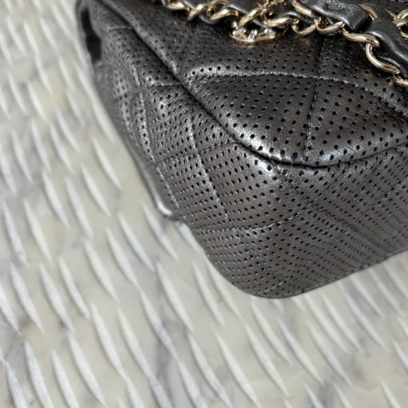 Chanel Paris-Dubai Medal Flap Bag in Embellished Quilted Perforated Lambskin - Picture 8 of 14